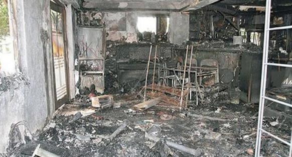 انفجار  جالكسي إس 4  يحرق منزلا وسيارة - فيديو 