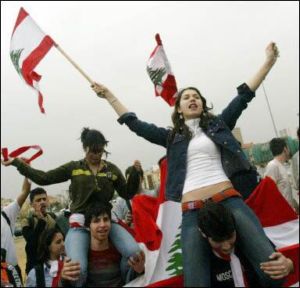 85 % من اللبنانيات  ..  عوانس
