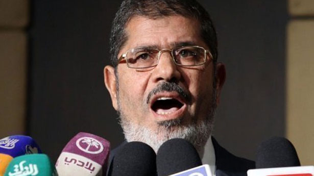 صحيفة أميركية : اتهام مرسي بالتخابر مع حماس وأمريكا كوميديا