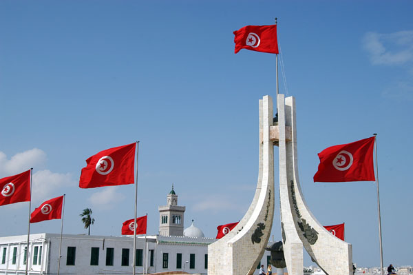 مسؤول بالحزب الحاكم بتونس  : تعطيل المجلس التأسيسي  انقلاب