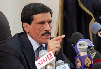 السرور : الملك راض  ..  ولا تستعجلوا علينا