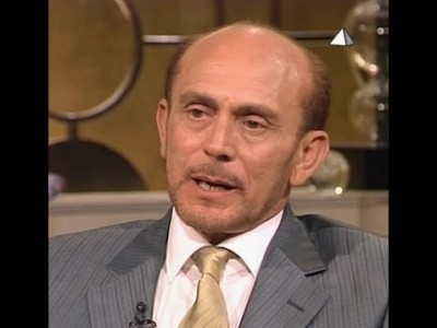بالفيديو  ..  محمد صبحي يبكي على مصر