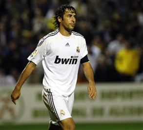راؤول يعود إلى ريال مدريد للمرة الأولى منذ 2010