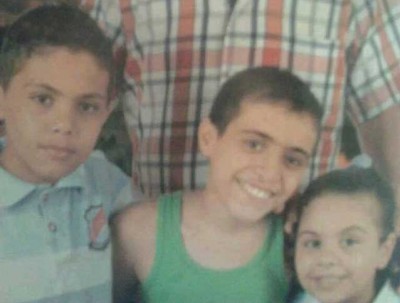 3 أطفال  قتلوا معانقين بعضهم بانفجاري طرابلس - فيديو