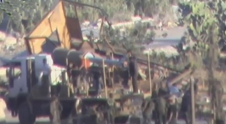 شاهد : لحظة إطلاق صواريخ كيماوية باتجاه الغوطة