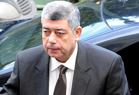 نجاة وزير الداخلية المصري من محاولة اغتيال 