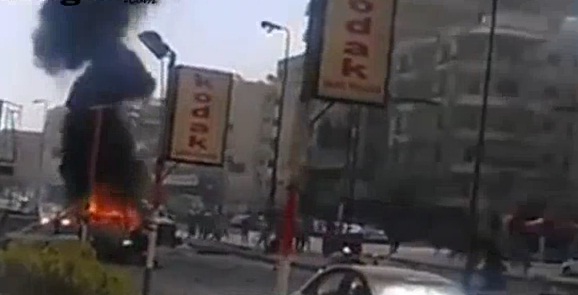بالفيديو ..  لحظة خروج وزير الداخلية المصري بعد الانفجار