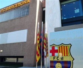 برشلونة يرفع قضية على برشلونة!