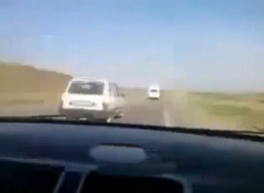شاهد .. شاب يصور لحظة مصرعه وهو يغني