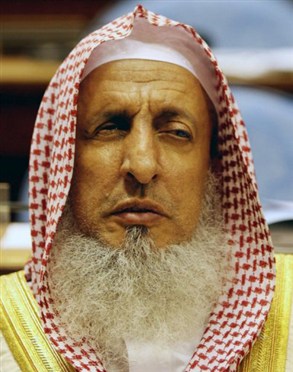 مفتي السعودية: احذروا من الانتساب إلى المنهج التكفيري
