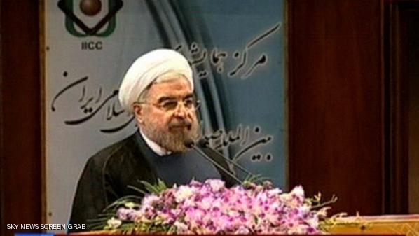 الرئيس الإيراني يطالب الحرس الثوري بالإبتعاد عن السياسة