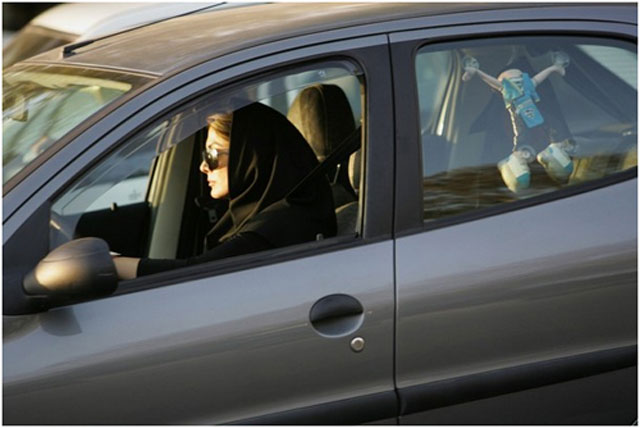 الأمر بالمعروف : الشريعة لا تمنع المرأة من قيادة السيارة