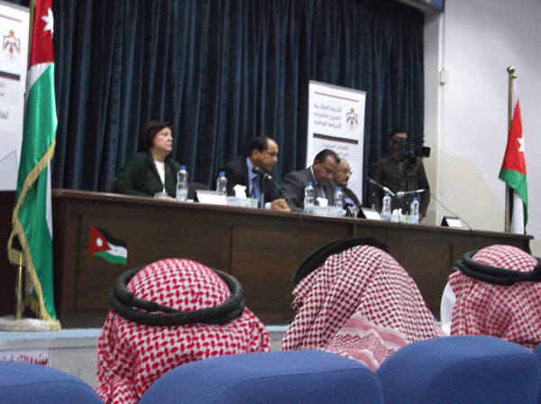 لجنة النزاهة تلتقي بالفعاليات بالطفيلة  ..  صور