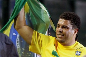رونالدو البرازيلي : تمنيت لو دربني مورينيو