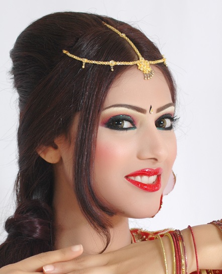 معلقون : شيلاء سبت غطت ركبتها السوداء  ..  صور