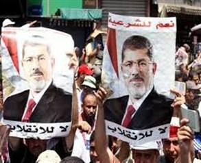 جرحى باشتباكات بين أنصار مرسي ومعارضيه في جامعة القاهرة