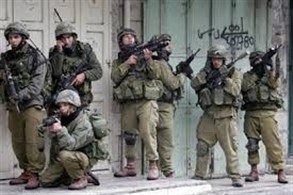 إصابة اسرائيلي يعتقد أنه جندي بالرصاص في الضفة الغربية