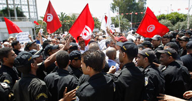 تونس : اتحاد الشغل القوي يدعو  لاسقاط الحكومة 