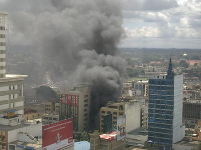  انفجارات قوية تهز المركز التجاري في نيروبي