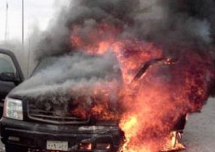 مجهولون يحرقون مركبة النائب شادي العدوان