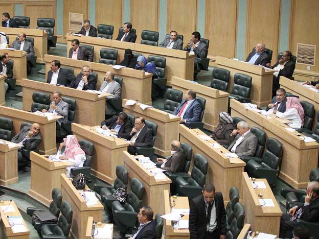النيابية المشتركة تقر قانون التقاعد المدني