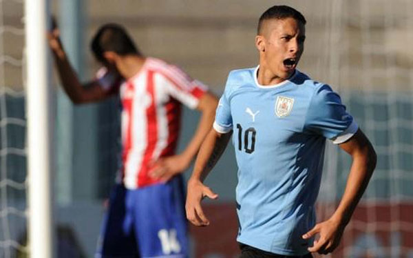 برشلونة بصدد التعاقد مع اللاعب تيفيز