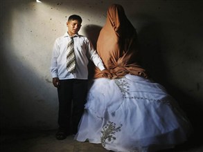 زواج طفلين فقيرين يثير جدلاً واسعاً في فلسطين .. صور