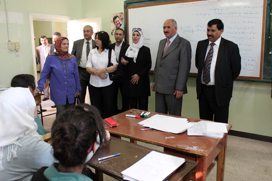 الذنيبات يشارك في الطابور الصباحي بمدرسة الجبيهة