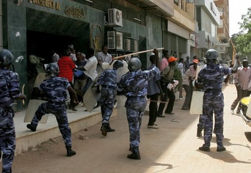 احتجاجات السودان تكبد أردنيا خسائر تصل إلى 800 مليون
