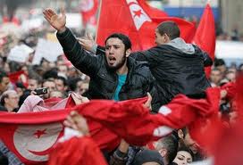 غارديان: الثورة التونسية آخذة في التراجع 