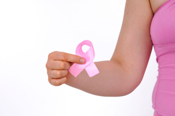 اكتشاف حالة سرطان ثدي لرجل إماراتي