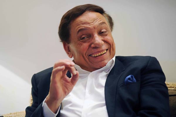 عادل امام  يدعو مرسي للتعلم من مبارك