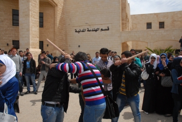 فصل 23 طالبا بسبب مشاجرة في الهاشمية