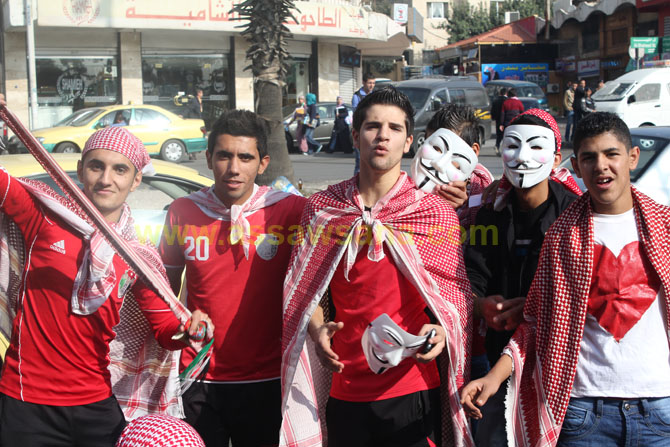 زحف جماهيري مبكر لستاد عمان  ..  صور
