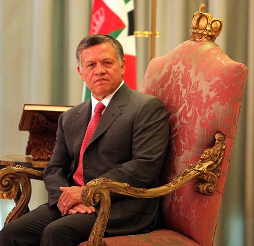 الملك يستمع إلى ردي الأعيان والنواب