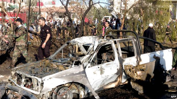 15 قتيلا بتفجير سيارة مفخّخة في دمشق