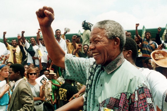 قادة العالم ينعون مانديلا: كان أيقونة للنضال والحرية
