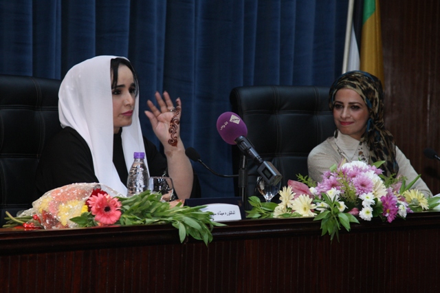  الشاعرة الإماراتية الهاملي تعرض تجربتها في الأردنية
