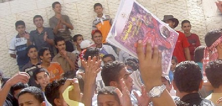 طلبة لواء البترا يعتصمون احتجاجا على نقص المعلمين 