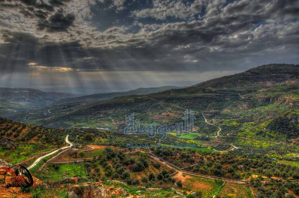 خيوط الشمس تداعب ارض البحاث