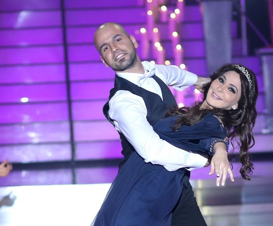 بالفيديو  ..  هكذا رقصت إليسا مع النجوم