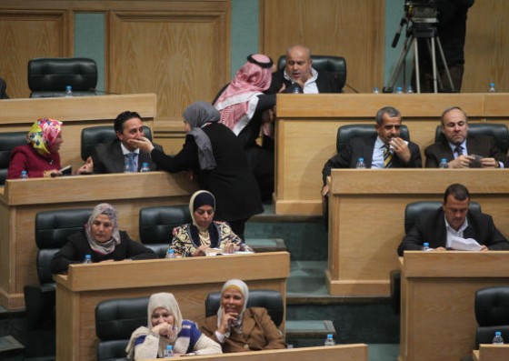 مطالبة نيابية بالغاء رفع رسوم التوجيهي