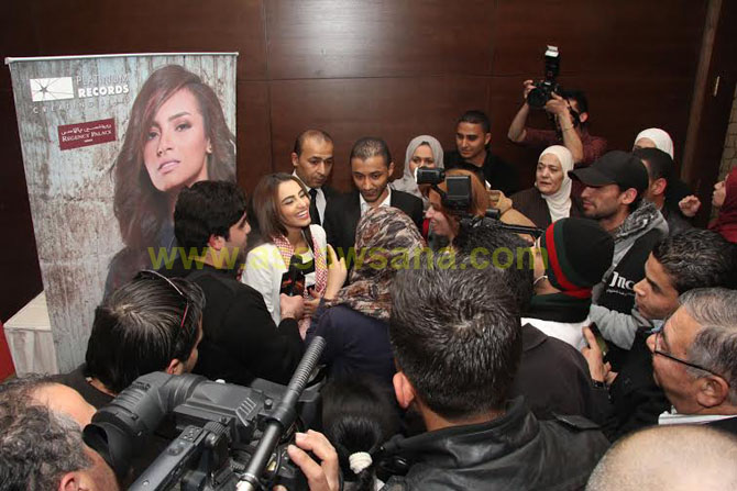 كارمن سليمان تطلق البوم اخباري من عمان وتردد الاردن أولا  ..  صور 