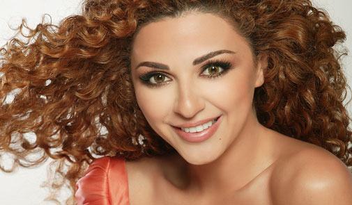 ميريام فارس ترتدي الحجاب في فرنسا - صور