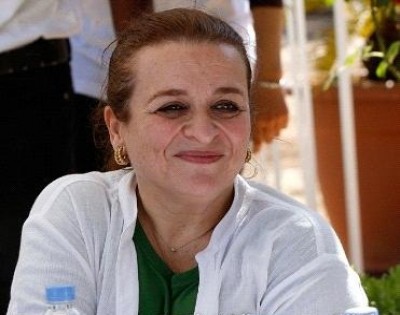 ملك البحرين يستقبل الاميرة عالية 