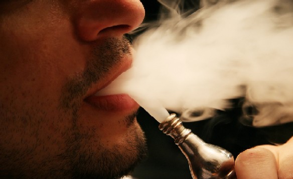تأجيل قرار منع الأراجيل في الأماكن العامة