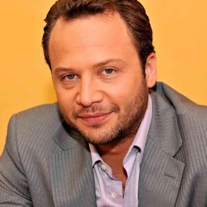 مكسيم خليل يؤيد الجيش الحر ولا يكره الأسد