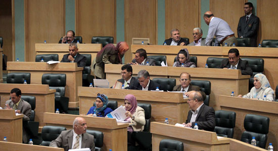 اللجنة الإدارية بالأعيان تناقش اجراءات التنفيذ القضائي 