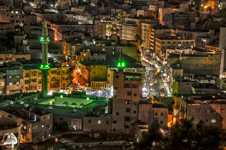 المسجد الحسيني ليلا