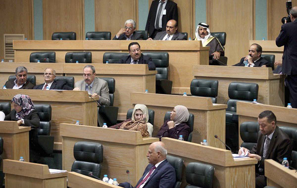 النواب يقر قانون الصحفيين